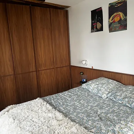 Deux En Plein Coeur De Montmartre, Alloggio in famiglia