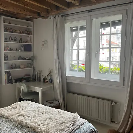Deux En Plein Coeur De Montmartre, Alloggio in famiglia Parigi